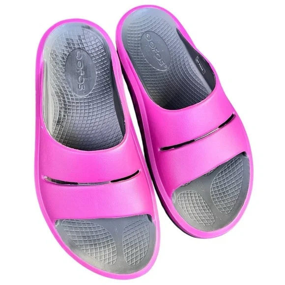 Oofos Oomega Ooahh Stacked Sandals - Picture 2 of 8